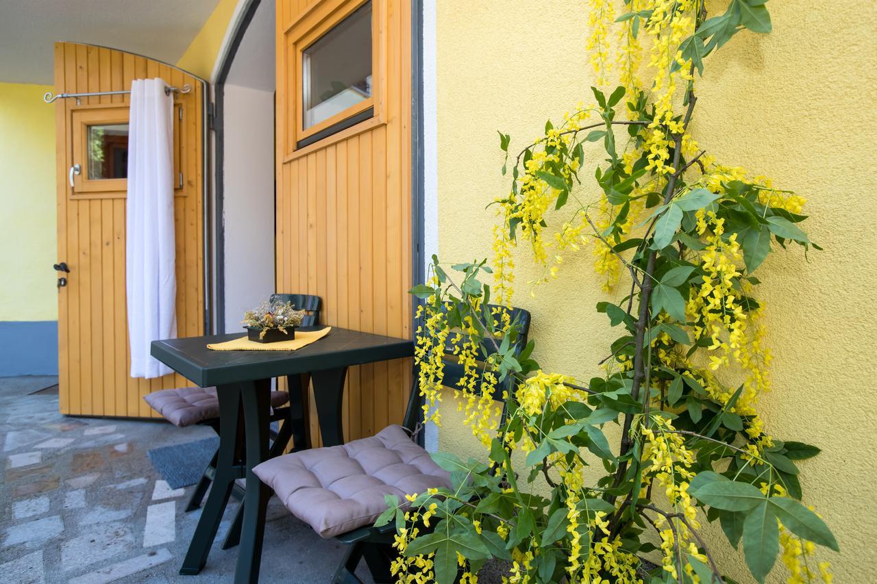 Farmhouse Pri Miklavu بوينج المظهر الخارجي الصورة